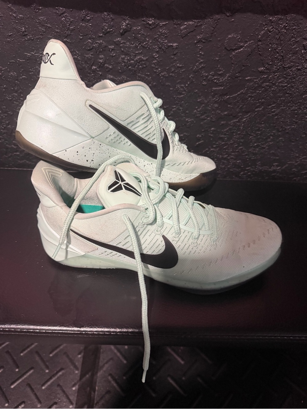 Nike Low-Top Basketball Shoes in Mint Green with Black Swoosh Kobe A.D. Igloo